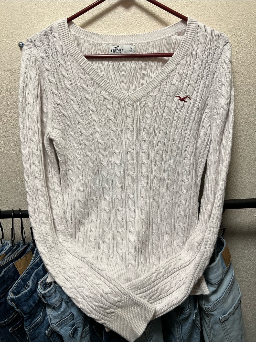 Y2K vintage Hollister Women's Cable Knit V-Neck Sweater in Off-White